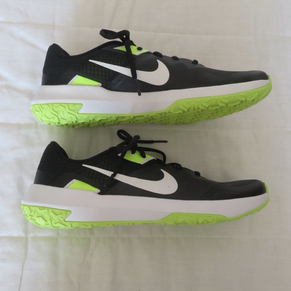 NIKE VARSITE COMPETE TR3 Shoes